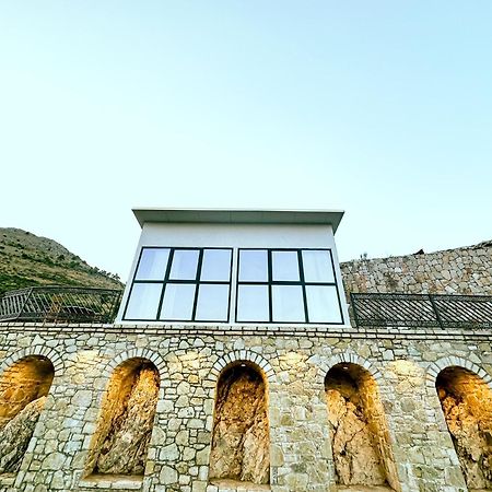 Hotel Iliria Canaj Bagian luar foto