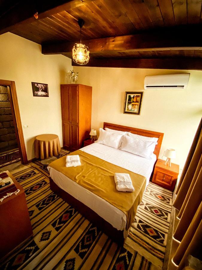 Hotel Iliria Canaj Bagian luar foto