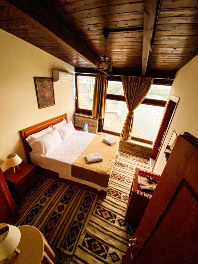 Hotel Iliria Canaj Bagian luar foto