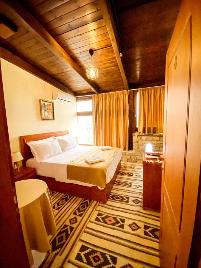 Hotel Iliria Canaj Bagian luar foto