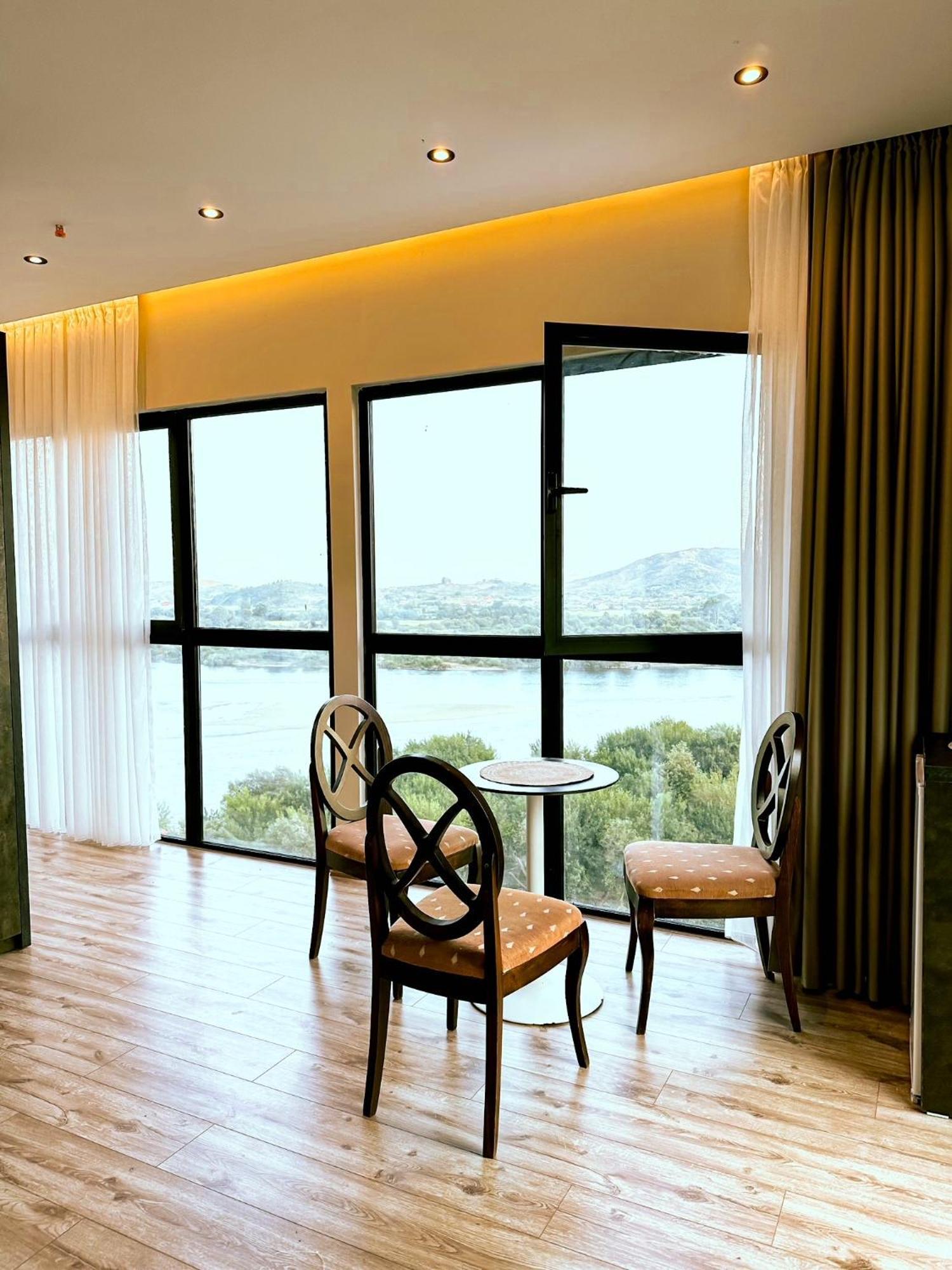 Hotel Iliria Canaj Bagian luar foto