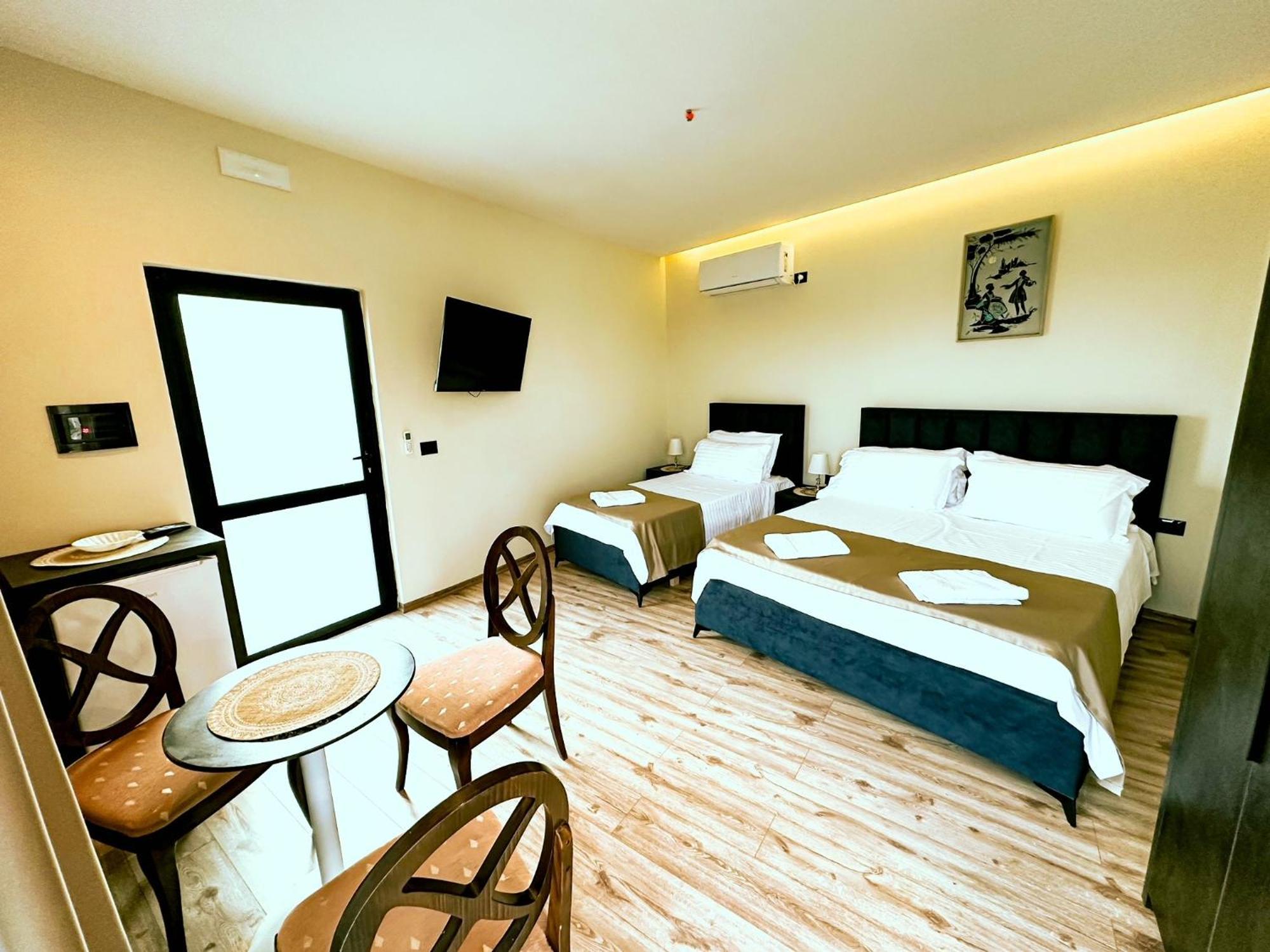 Hotel Iliria Canaj Bagian luar foto